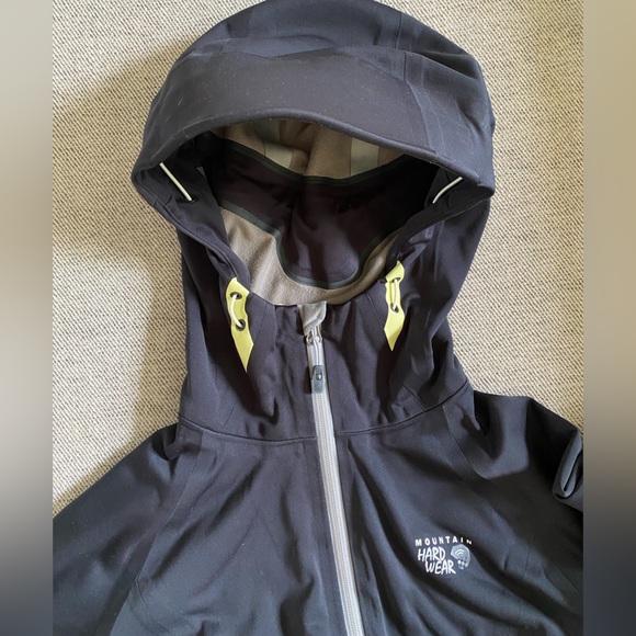 Women’s Mountain Hardwear Trinity Dry-Q waterproof Jacket - small - Picture 4 of 9